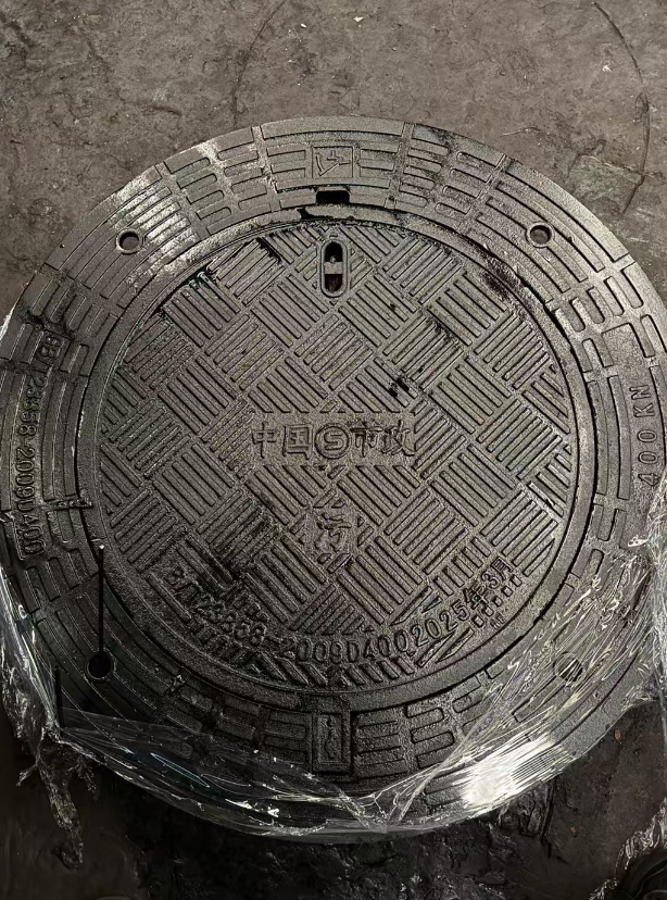永德球墨铸铁防沉降井盖展示